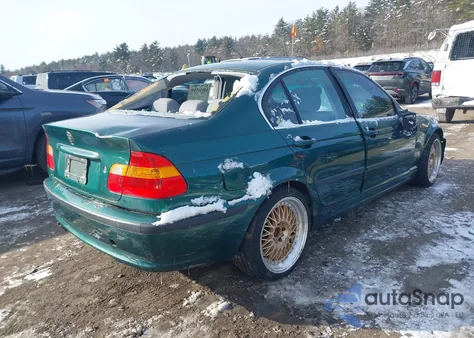 2003 BMW 330Xi z USA, uszkodzony, nr VIN WBAEW53423PG22143